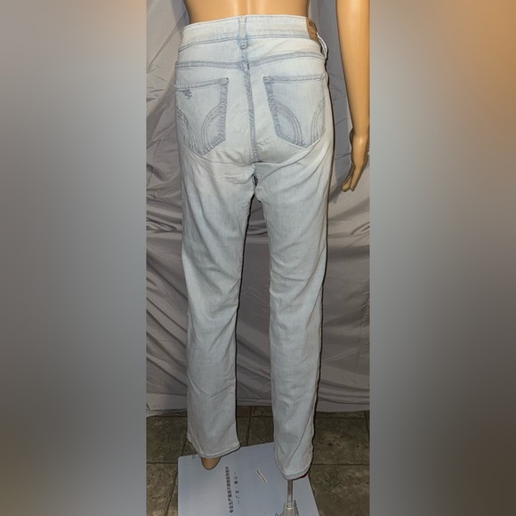 Hollister Women's Light Wash Straight Leg Jeans - Picture 3 of 4